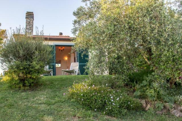 Agriturismo Le Colline Di Капалбио Екстериор снимка